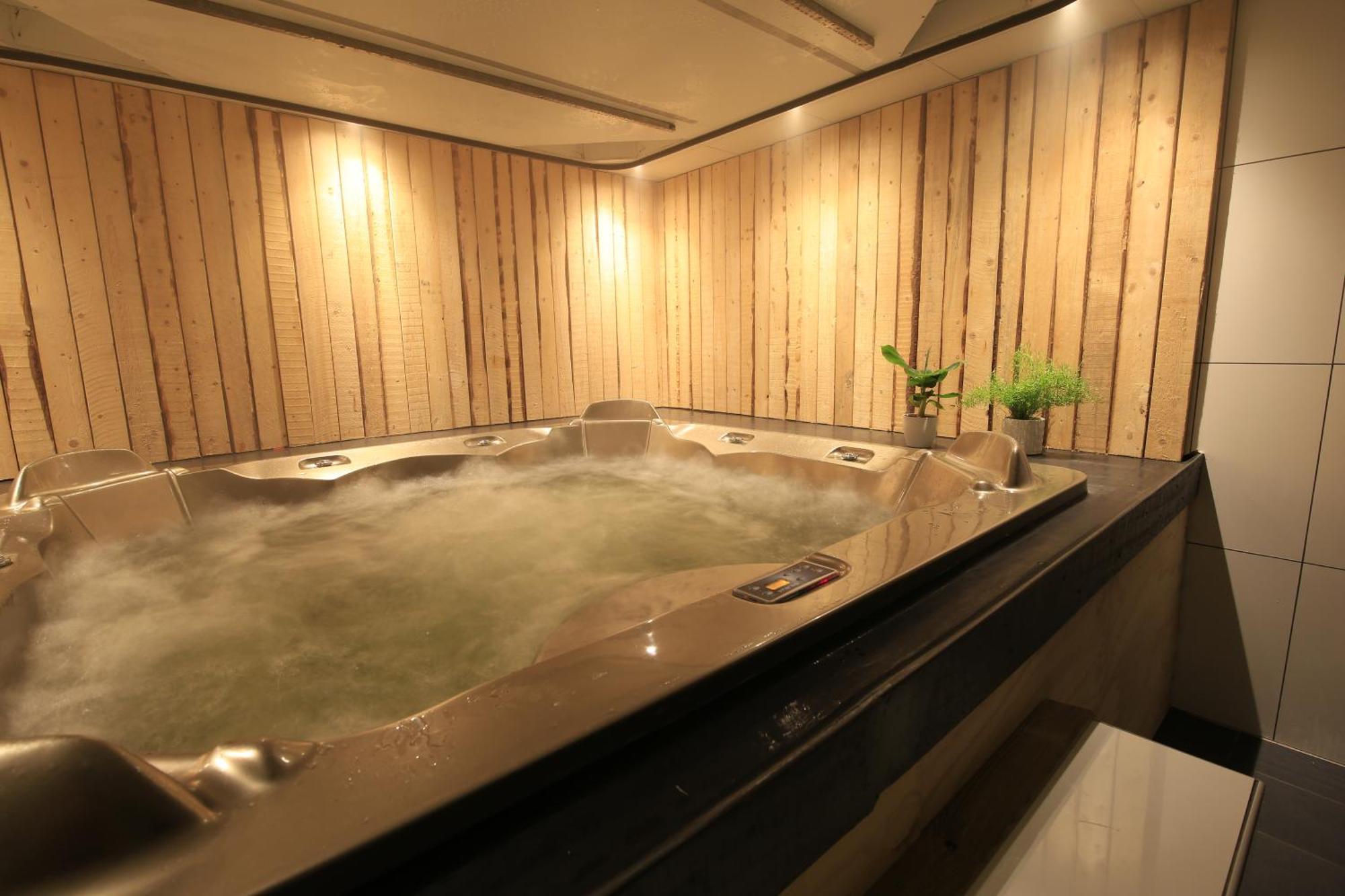 Luxus Familienvilla Mit Jacuzzi & Sauna Tzummarum Zewnętrze zdjęcie